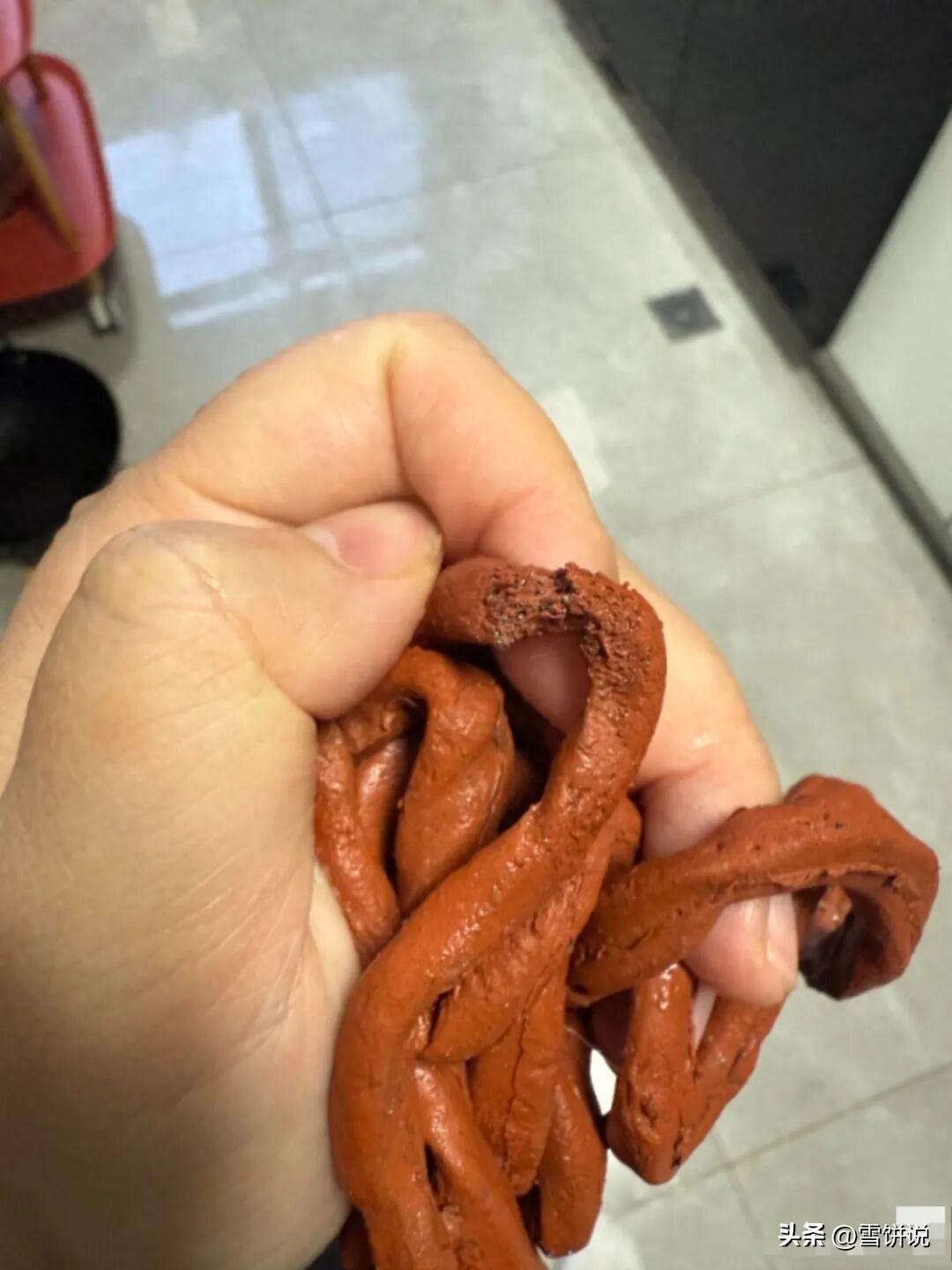 太不地道了！福建福州，女子在菜市场花290块钱买了三只螃蟹，称重时显示是1.8斤