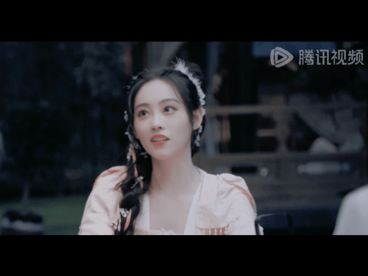 祝绪丹新剧垂耳兔造型  bur，你们🐧也太懂粉丝爱看什么了！祝绪丹新剧 了不起