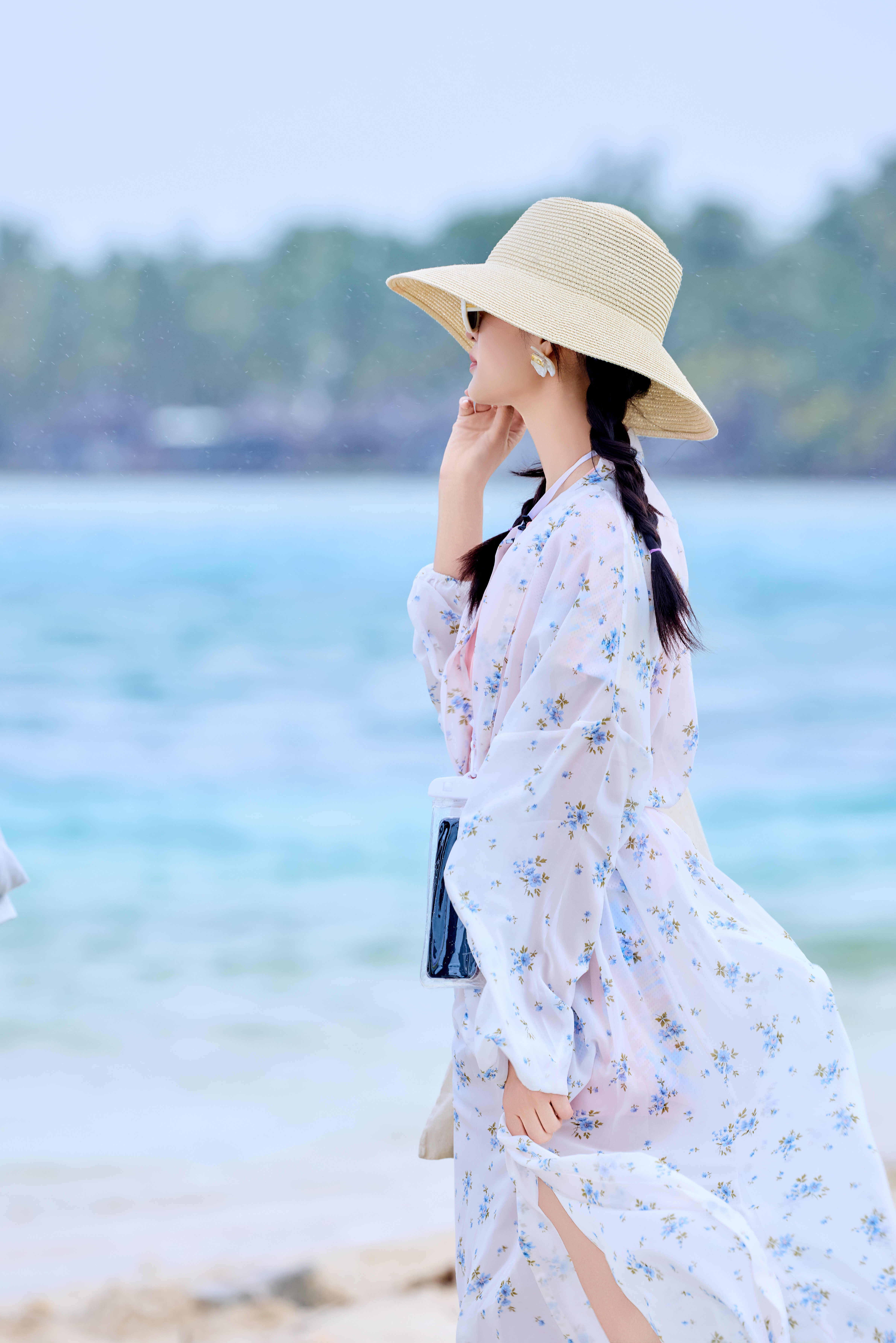 李沁花儿与少年 ​​​