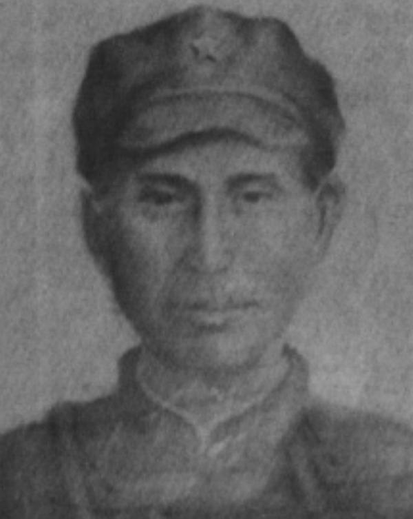 1935年，闽赣苏区的一个司令叛变，带着部队下山投敌，只剩下60多个干部被奋力突