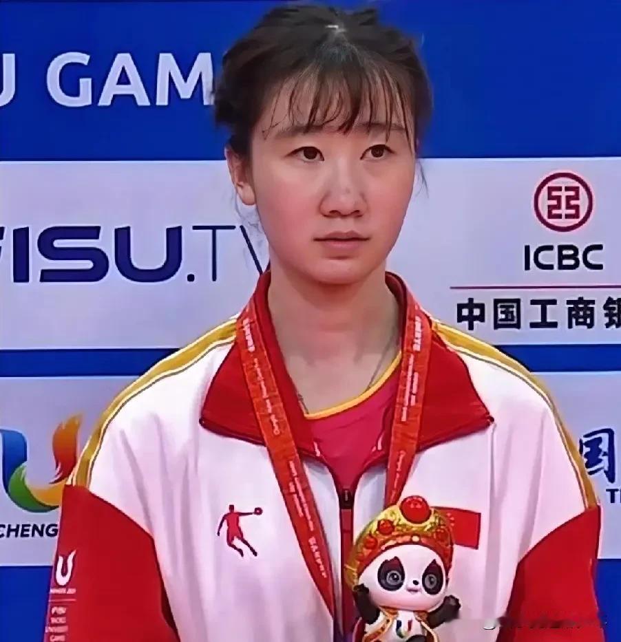 德国莱茵-鲁尔区大学生运动会乒乓球女单决赛，赵尚VS黄愉倢。
  这是乒乓球最后