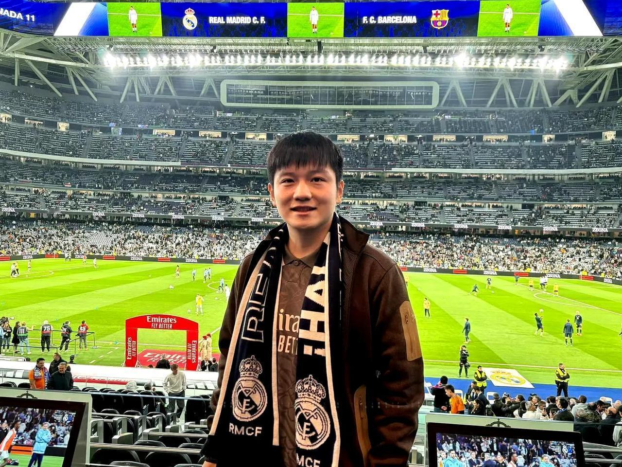 小胖虽然打小球的乒乓球运动员，但是他确很热爱足球和篮珍贵的假期生活中，也要抽出宝