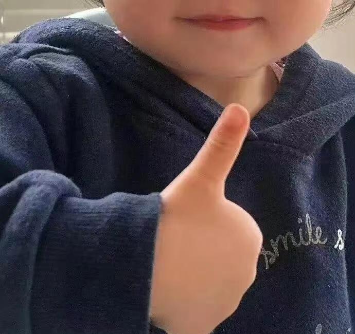 面对群众落水的紧急情况，新婚22天的新疆90后辅警没有退缩，毅然上前全力救援，用