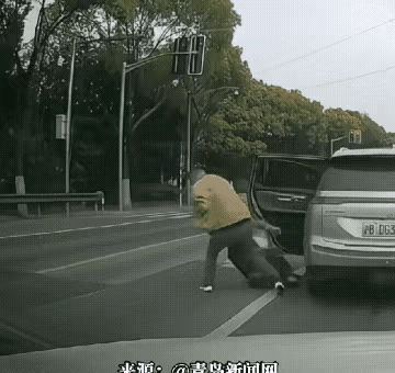 简直就是杀人!这哪里是夫妻矛盾，分明就是赤裸裸的故意伤害，简直是奔着杀人去的节奏