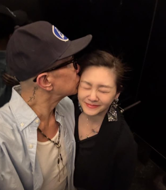 【 S家亲友以结婚3周年名义相聚 】 亲友以大S结婚3周年相聚而非头七 据台媒，