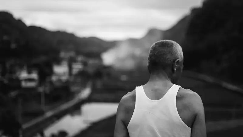 这才是应该评选感动中国的人物！”湖南52岁男子临终前，将16岁的智力障碍儿子托付