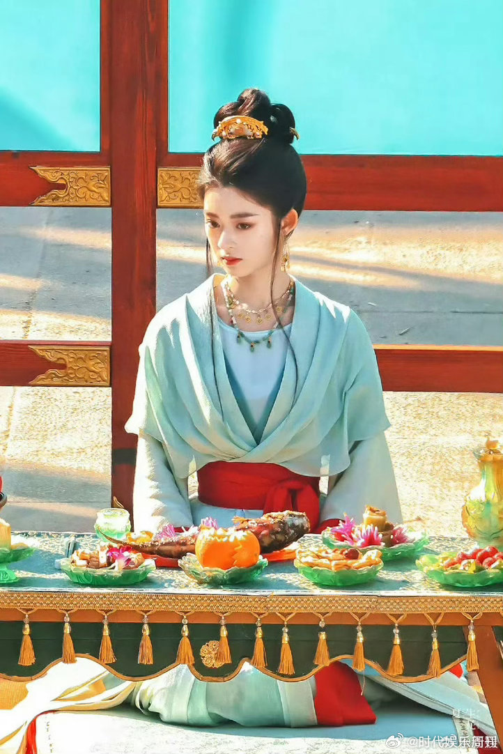 冰壶重生物料发布节奏冰壶重生发布节奏李昀锐、黄杨钿甜、张康乐主演的《冰湖重生》定