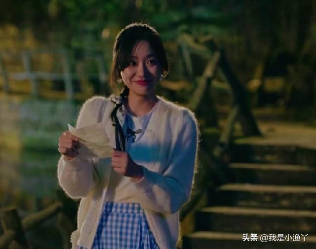 《生逢其时》曹信问姐姐为什么会和齐智谈恋爱？曹思的回答让他决定帮他俩打掩护。

