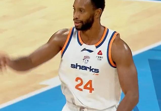 弗格5中4三分狂轰12分1助攻，上海24-18领先北京
北京时间4月12日，上海