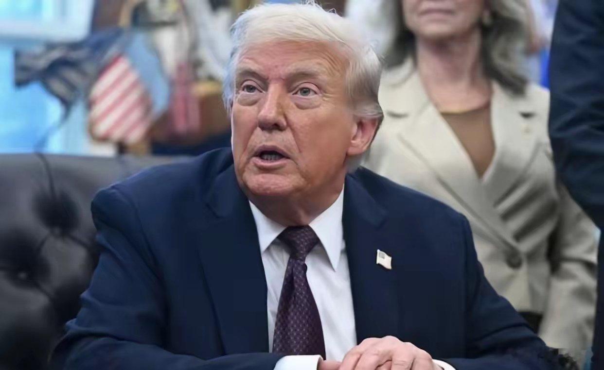 特朗普估计后悔了！他千不该万不该，不该拆了白宫东翼改宴会厅，他估计自己也没有想到