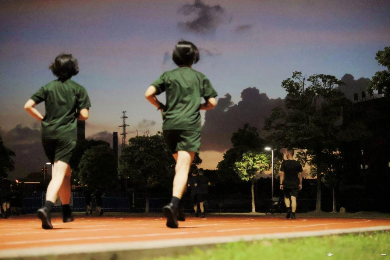 海警学院女学员强化训练八一建军节 ​​​