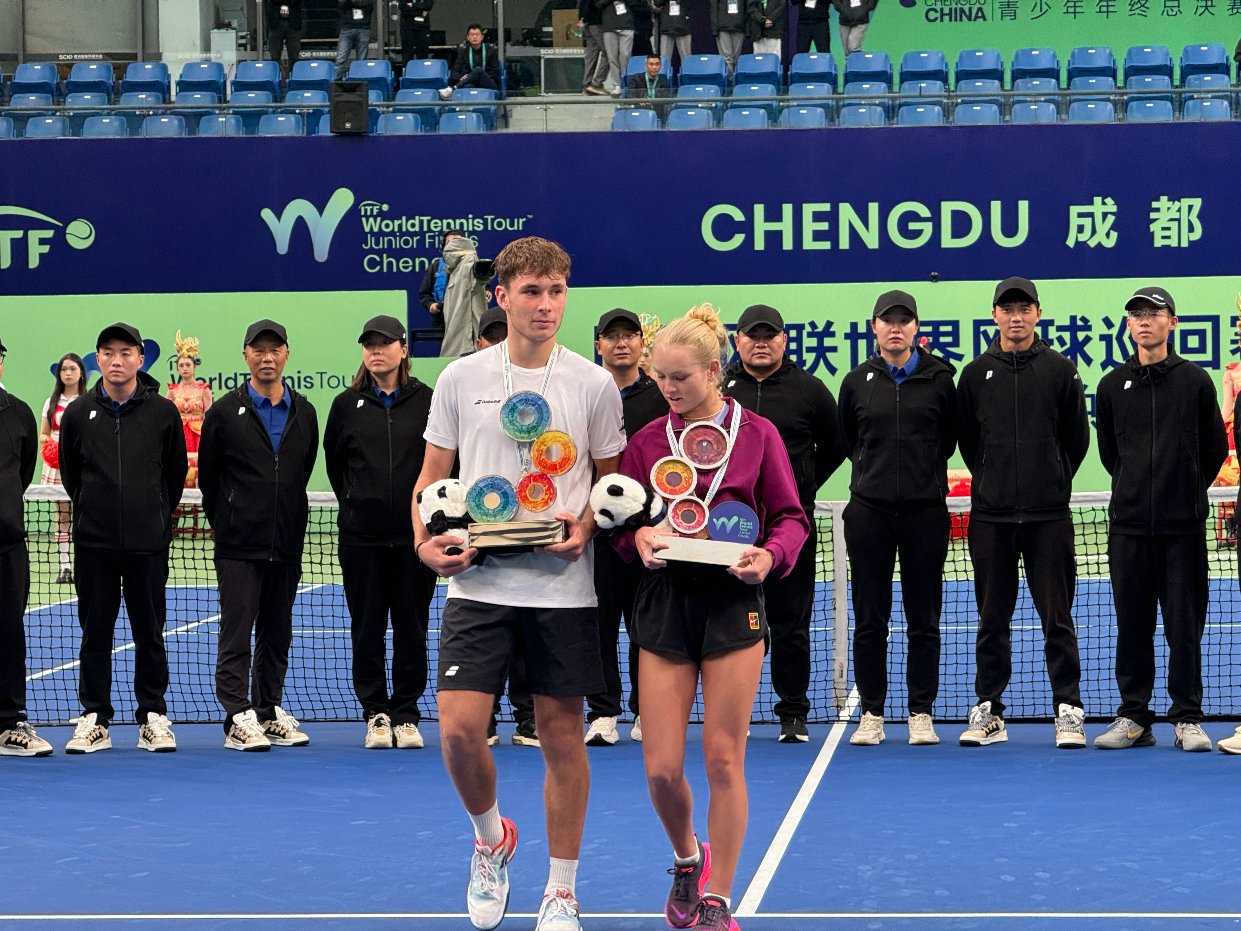再次把掌声送给第七届#国际网联青少年年终总决赛#  冠军们👏🏻🏆女单冠军—