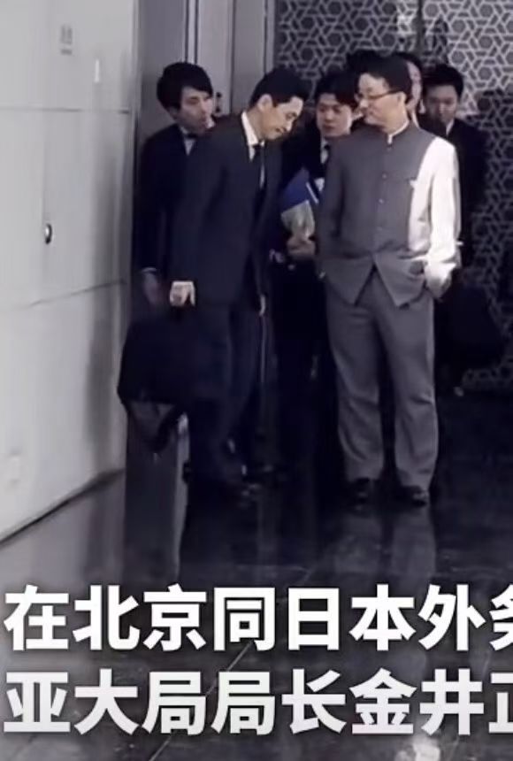 是吧，看港片出身的一代。 