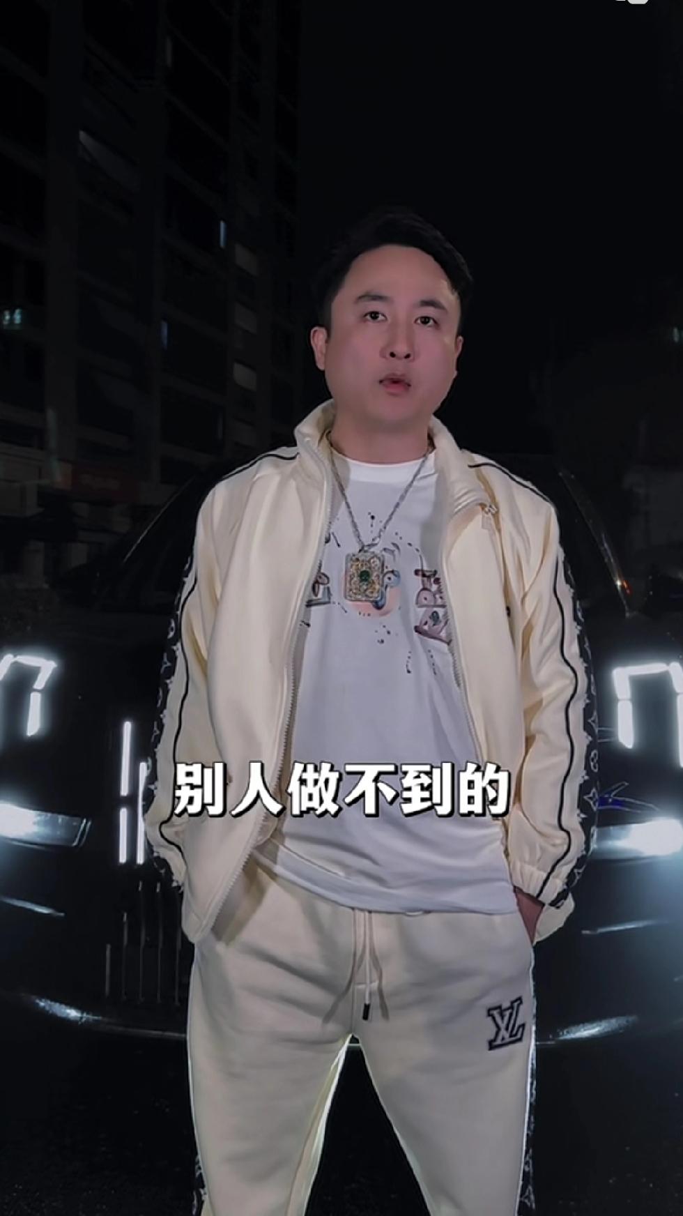 主播散打再发文，强调，别人做不到的，他来做，只是希望平台能有那么一丝丝真实。
可