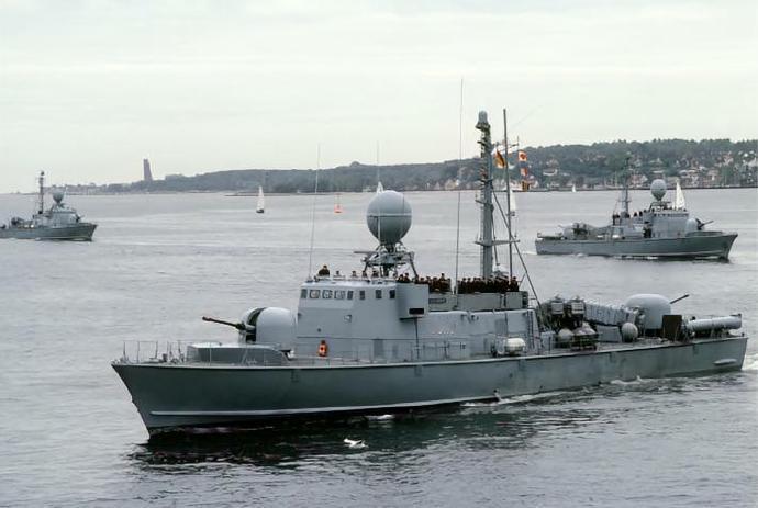 每天认识一件兵器 德国“信天翁”级快速攻击艇“信天翁”级快速攻击艇是德国于20世