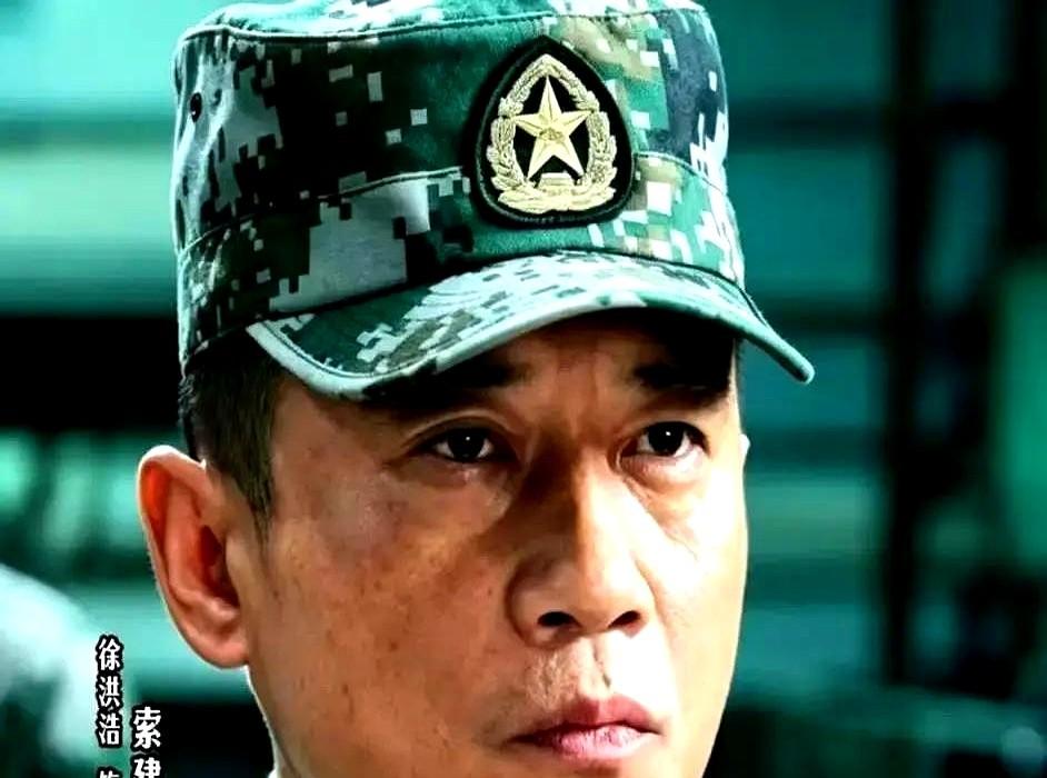 索建安的结局，没有想象中的痛哭流涕，反而让人后背发凉。
整整三十多集，他为了肩膀