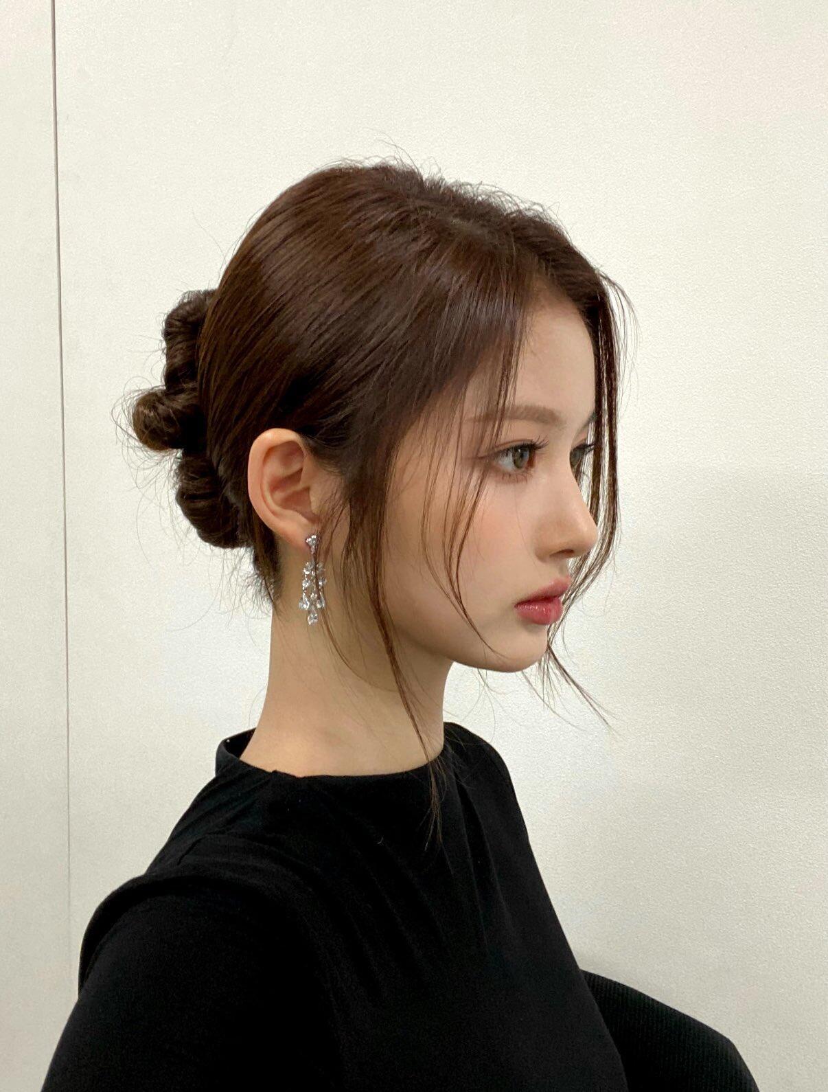 NMIXX先行曲 【雪允】侧脸也贯彻洋娃娃概念 