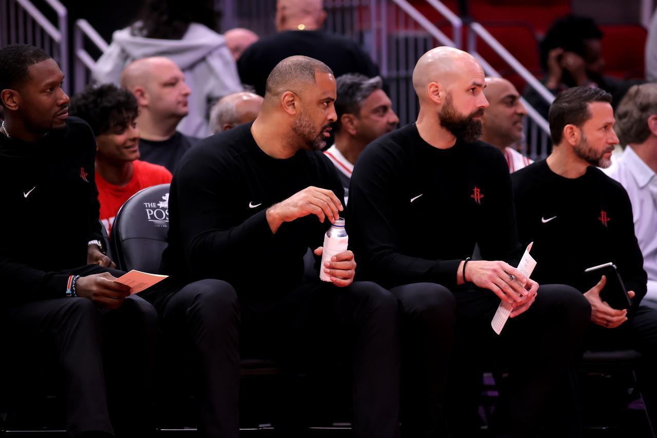 队记：火箭助教为加强罚球 给每名球员设定训练罚球目标并签协议

10月31日讯 