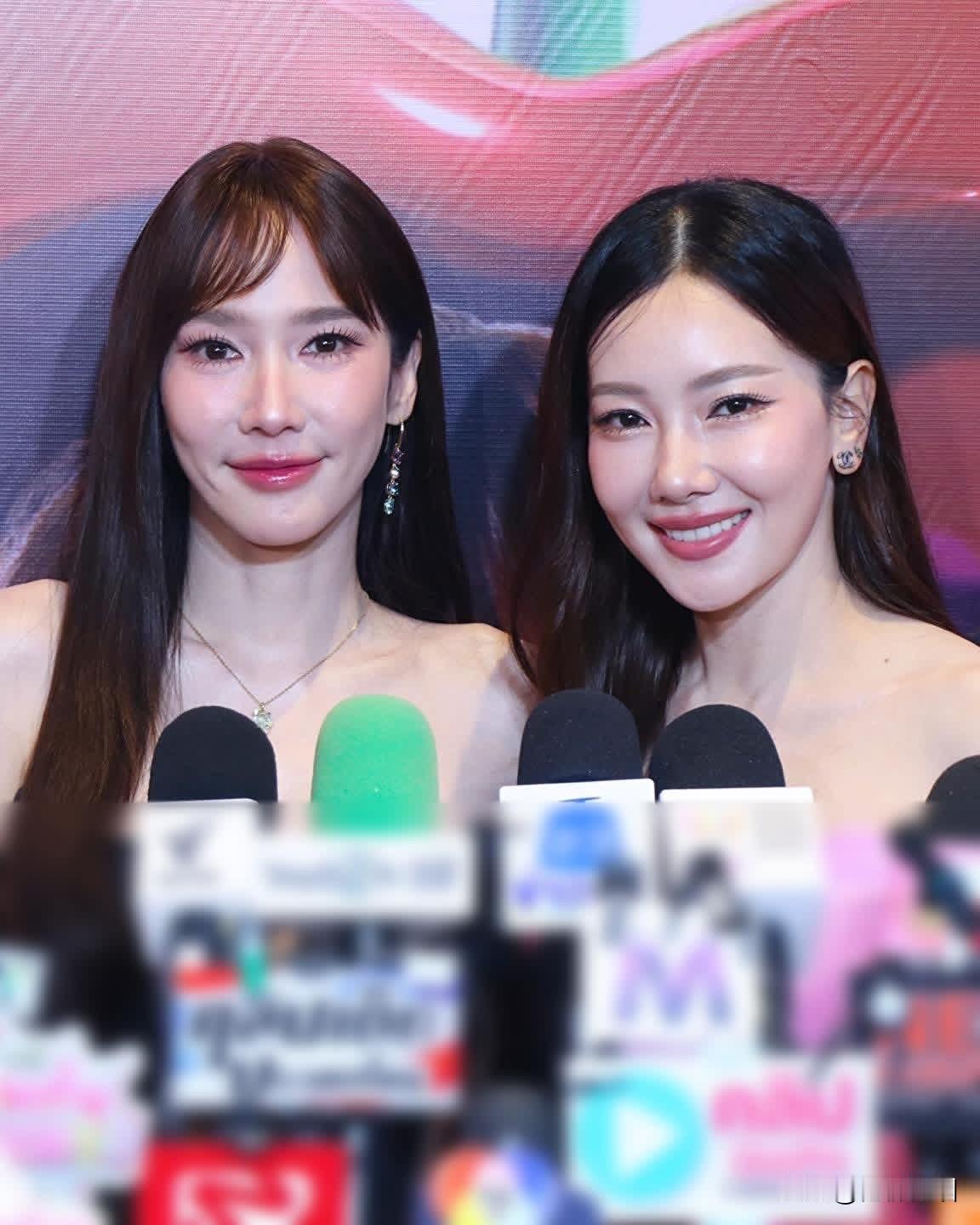 月亮姐姐Noon去支持了Aump的集市。。两位超级大美女。。[鼓掌][鼓掌]