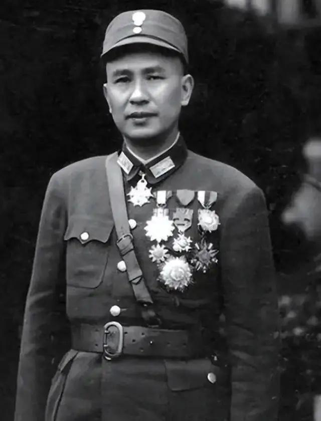 1986年，白崇禧的女儿偷偷潜回大陆，在桂林住了几天后，她找旅馆服务员结账，对方