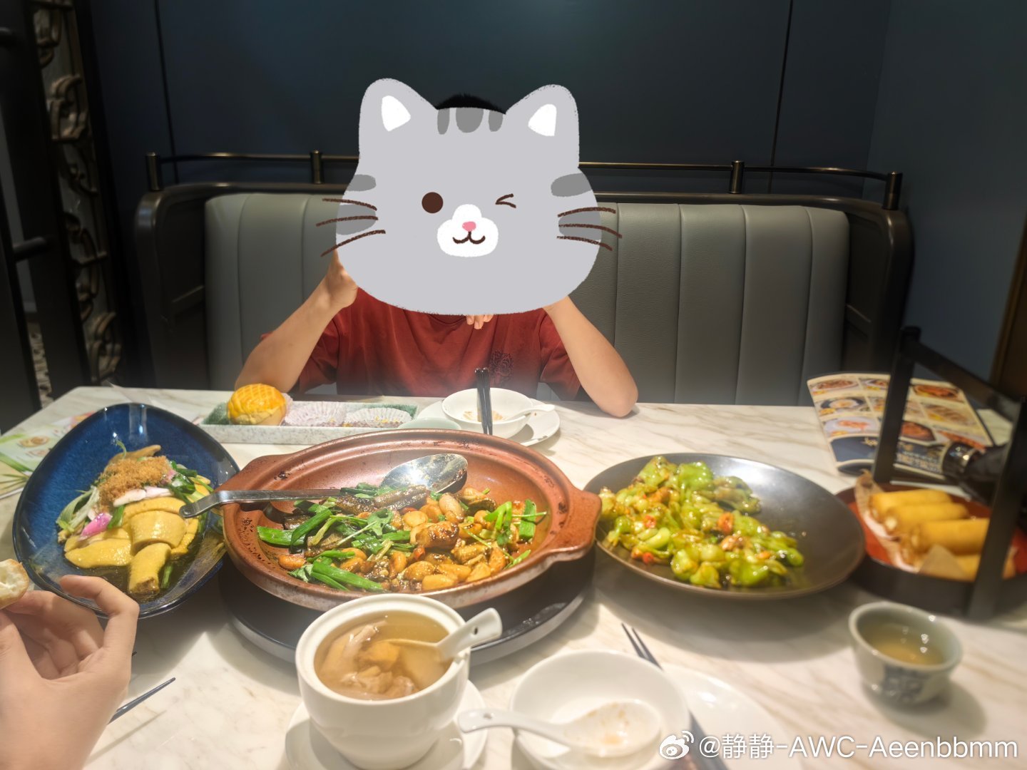 前几天有外地朋友问陶陶居消费，今天带俩娃来实测，一桌茶点吃饱喝足，总共才三百多，