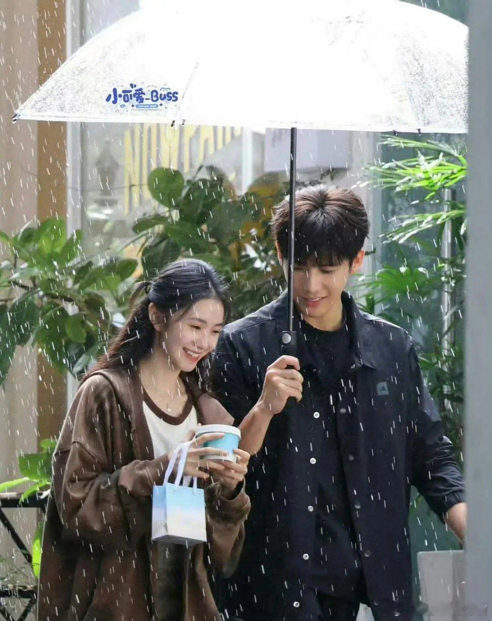 这看上去怎么有种难哄的氛围感 ​​​