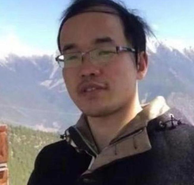 他是2004年的山东理科高考状元王端鹏，以749分的超高高考成绩一战成名，留学生