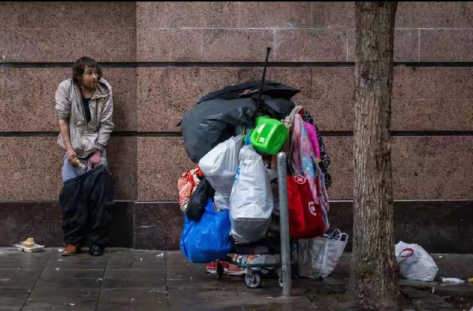 内塔尼亚胡号召伊朗人民站起来反抗，伊朗两省果然就发生了骚乱，更奇葩的是特朗普火上