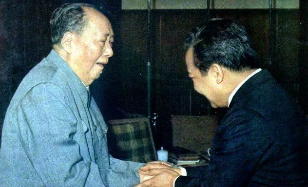 1975年，西德总理施密特站在毛主席病榻前，开口就是一句：““欧洲必须联合起来，
