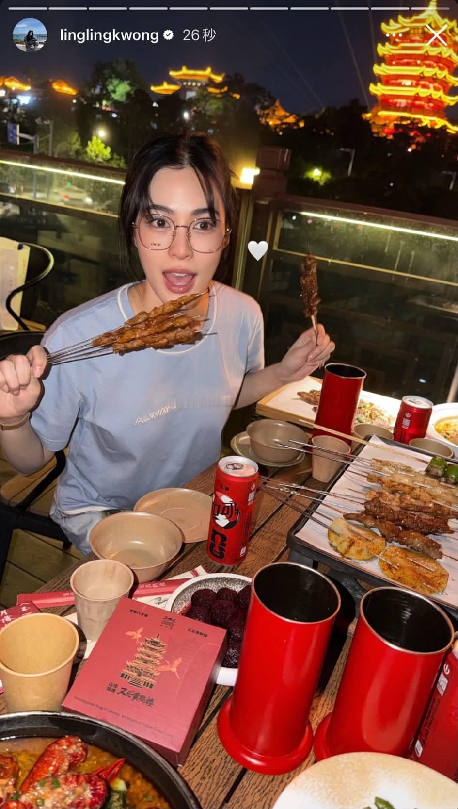 邝玲玲ins story更新“🤍”Yummy～Yummy～😋邝玲玲·蒂洛薇粉