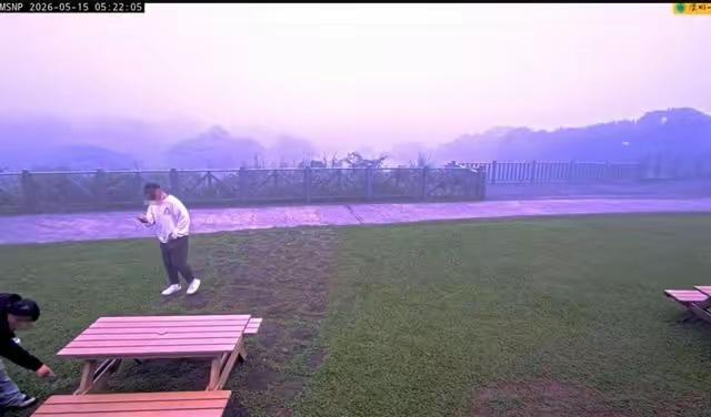 台北阳明山成为超过《海角七号》垦丁最热网红打卡点，源于一桩不雅视频的现场直播，警