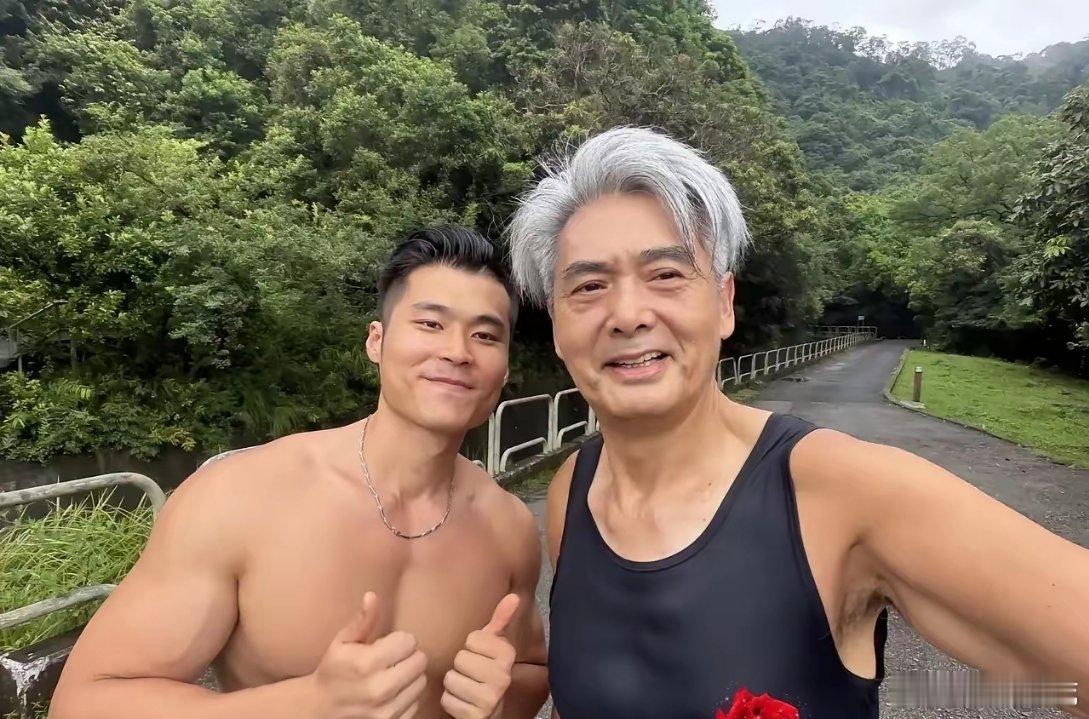 周润发的发量太惊人了！​71岁的他竟然还能拥有这么好的发量，他是怎么做到的，这基