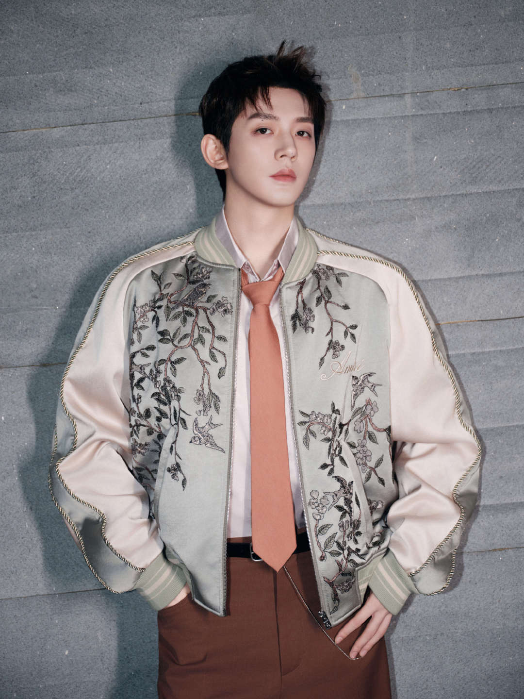 邓为南京活动出发图邓为初夏法甜造型 邓为今日份南京奢牌活动出发图来了！初夏法甜风