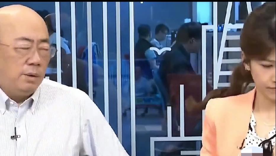 郭正亮:赖清德取消窜访斯威士兰行程
很大原因是非洲内战的原因。
现在看，郭正亮对