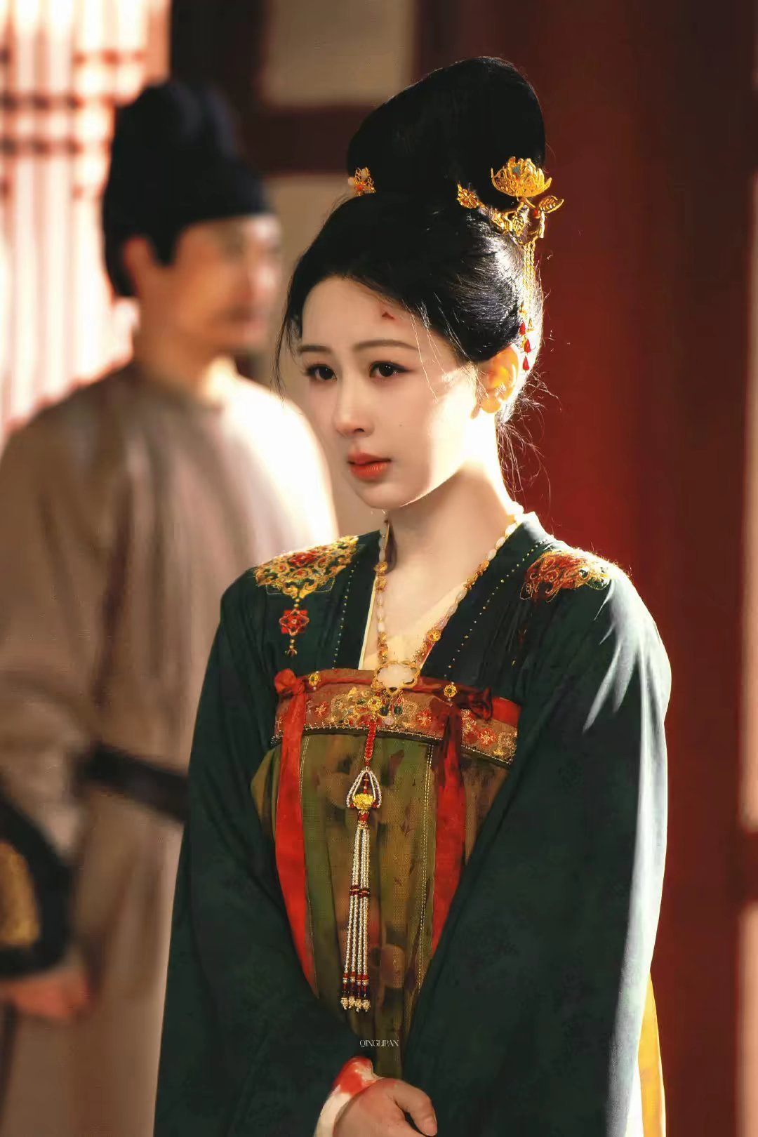 杨紫 杨紫董竹君 让自己保持活力满满，把每一天都过得充实且有价值，才会迎来更多惊