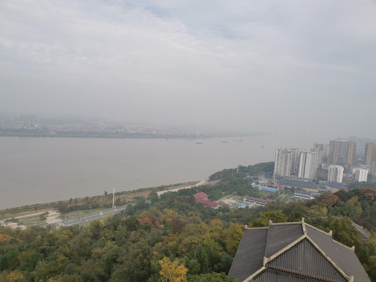 我相册里的风景照很多，很美，随便一张就能惊艳到许多人。