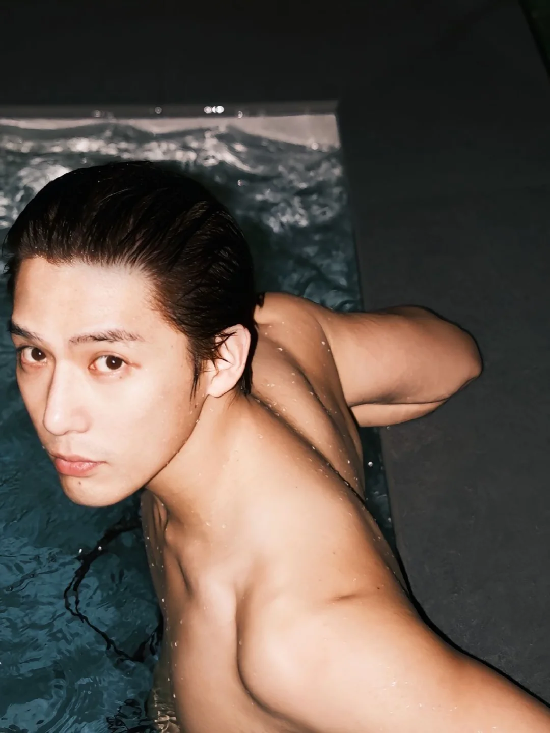 生日快乐啊安宇！今年的最大chi du照片哈哈