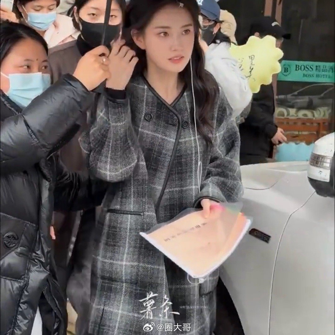 郭宇欣陈添祥出妆路透今日份的郭宇欣是初恋女神啊！郭宇欣搭档陈添祥出演短剧《时光和