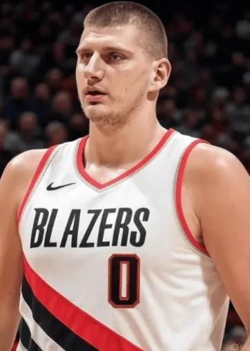杨瀚森和曾凡博，在场上最大的不同在于，前者完全融入NBA的赛场环境，后者则完全脱