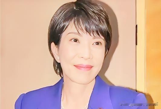 惊了！

李在明确定访华日期后，高市早苗于12月30日官宣1月不出国访问，这一打