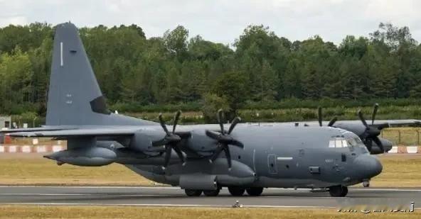 特朗普脸都被扇肿了！谁能想到，伊朗在清理战场时，竟挖出了一个让美国彻底下不来台的