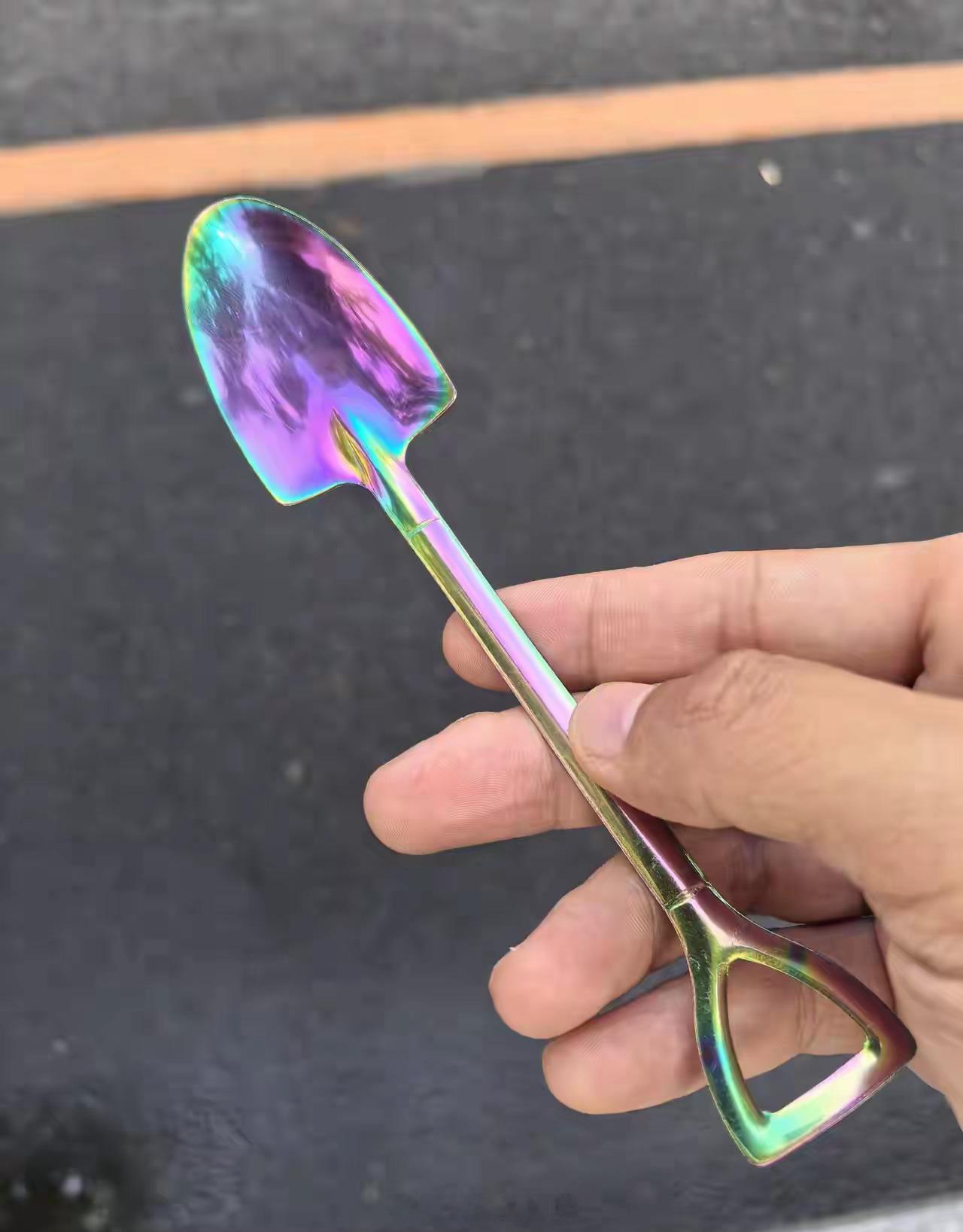 天津，孙殿英故居的伴手礼也太搞笑了！不忘初心，哈哈。🤣 