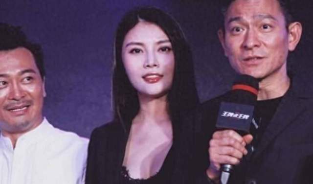 从“乳神”到当红女星，王晶用3年都没捧红，却被沈腾意外捧火