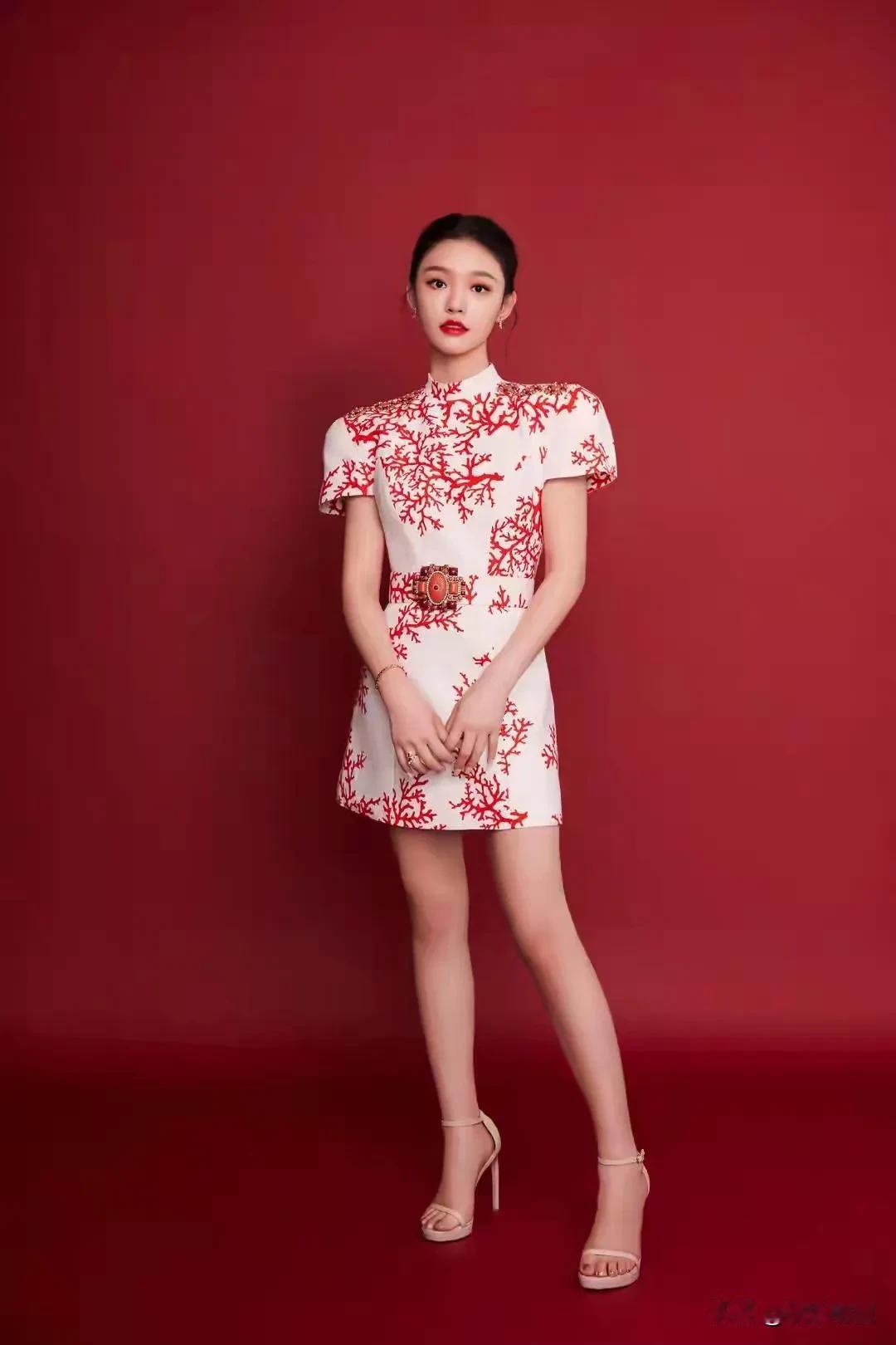 美人鱼，林允的美脚太好看太养眼了