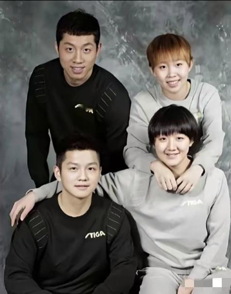 哇哦，这张照片靓爆了、帅炸了：

前排拥有''超级金满贯''荣誉的樊振东胖瘦合度