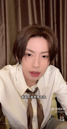 小鬼回应被好多人夸了 小鬼回应被很多人夸了，音乐节繁忙之余不忘顾及幕后辛劳的舞台