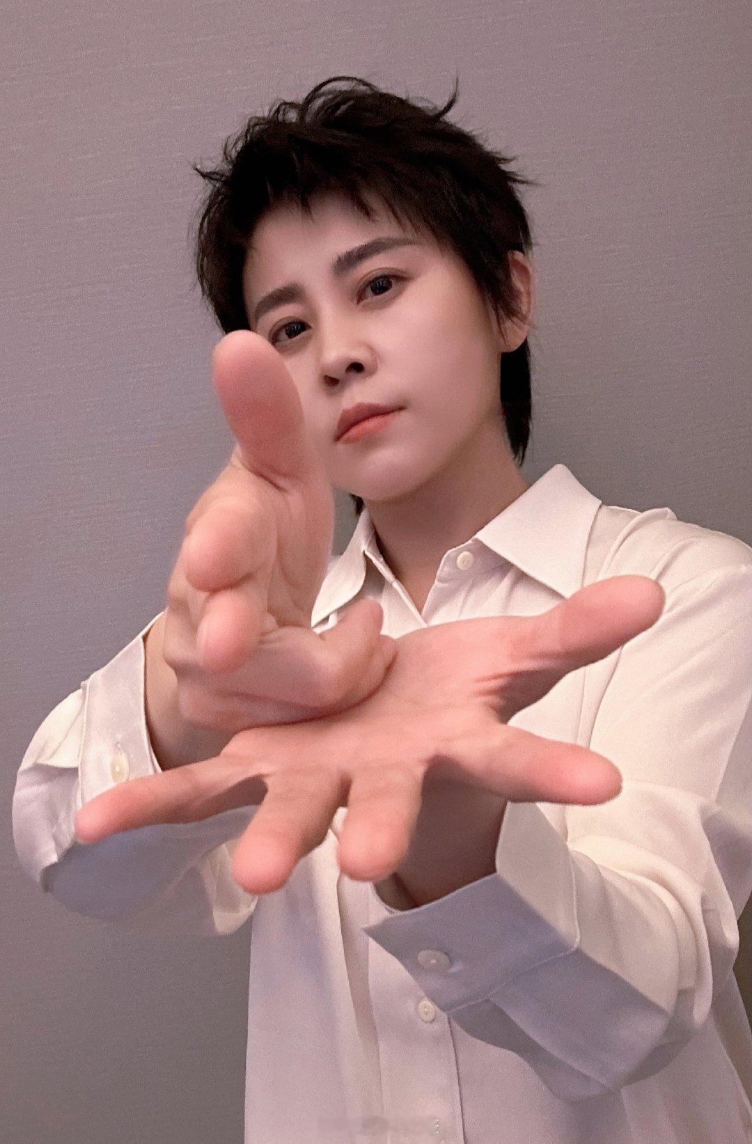 王濛公司大部分是退役运动员 刷到这个热搜，真的被王濛的格局打动了。这不仅仅是一家