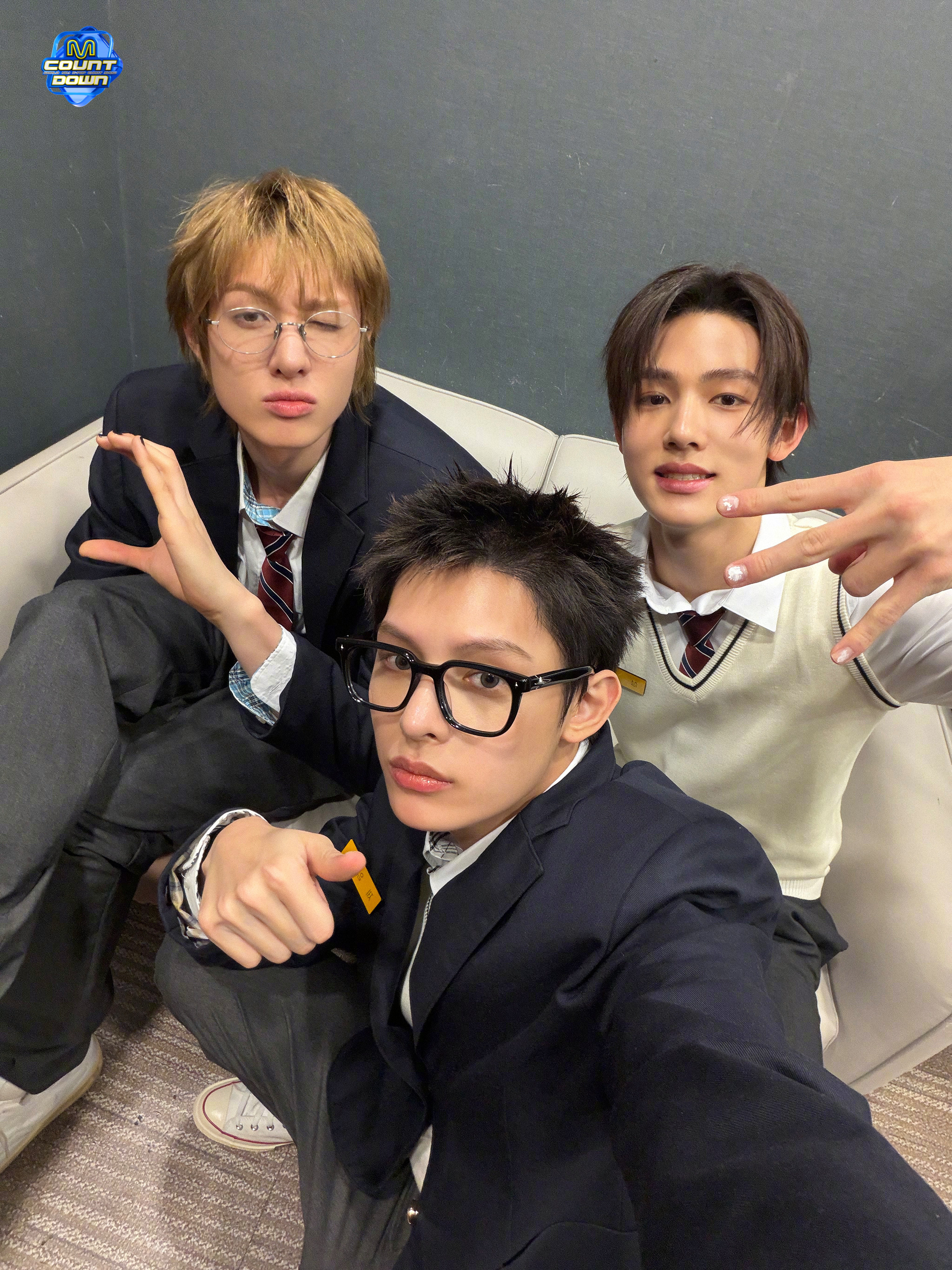 【Twi】M!CountDown官推更新:想看穿着可爱校服的马丁&雨凡&成玹吗？