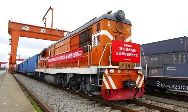 波兰再次背刺，拒绝开放中欧班列通行，造成的后果波兰将承担不起
 
麻烦看官老爷们