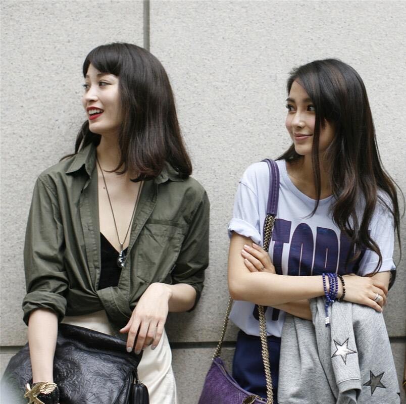 Angelababy 和日本超模Eimi的2013年街拍 ​​​